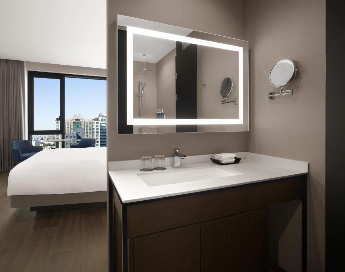 Four Points By Sheraton Сувон Екстер'єр фото